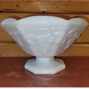 Vintage White Milk Glass Octagon Pedestal Fruit Bowl Vase Grape Vine & Leaves